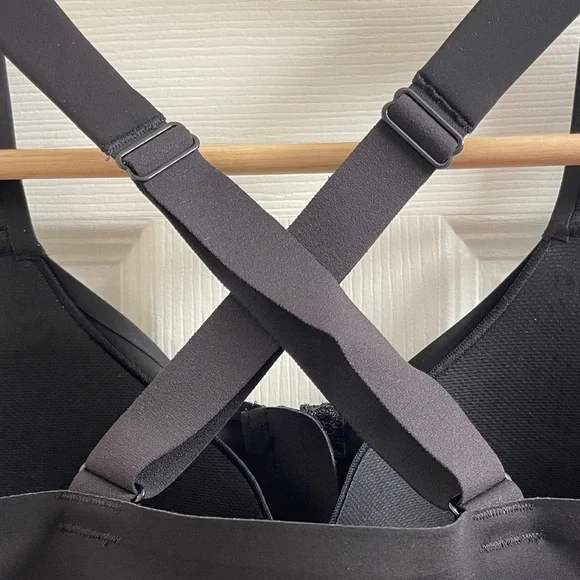 NWT VSX Victoria’s Secret Black Knockout Front-Close Zip Up Sports Bra Size 36D - Picture 8 of 13